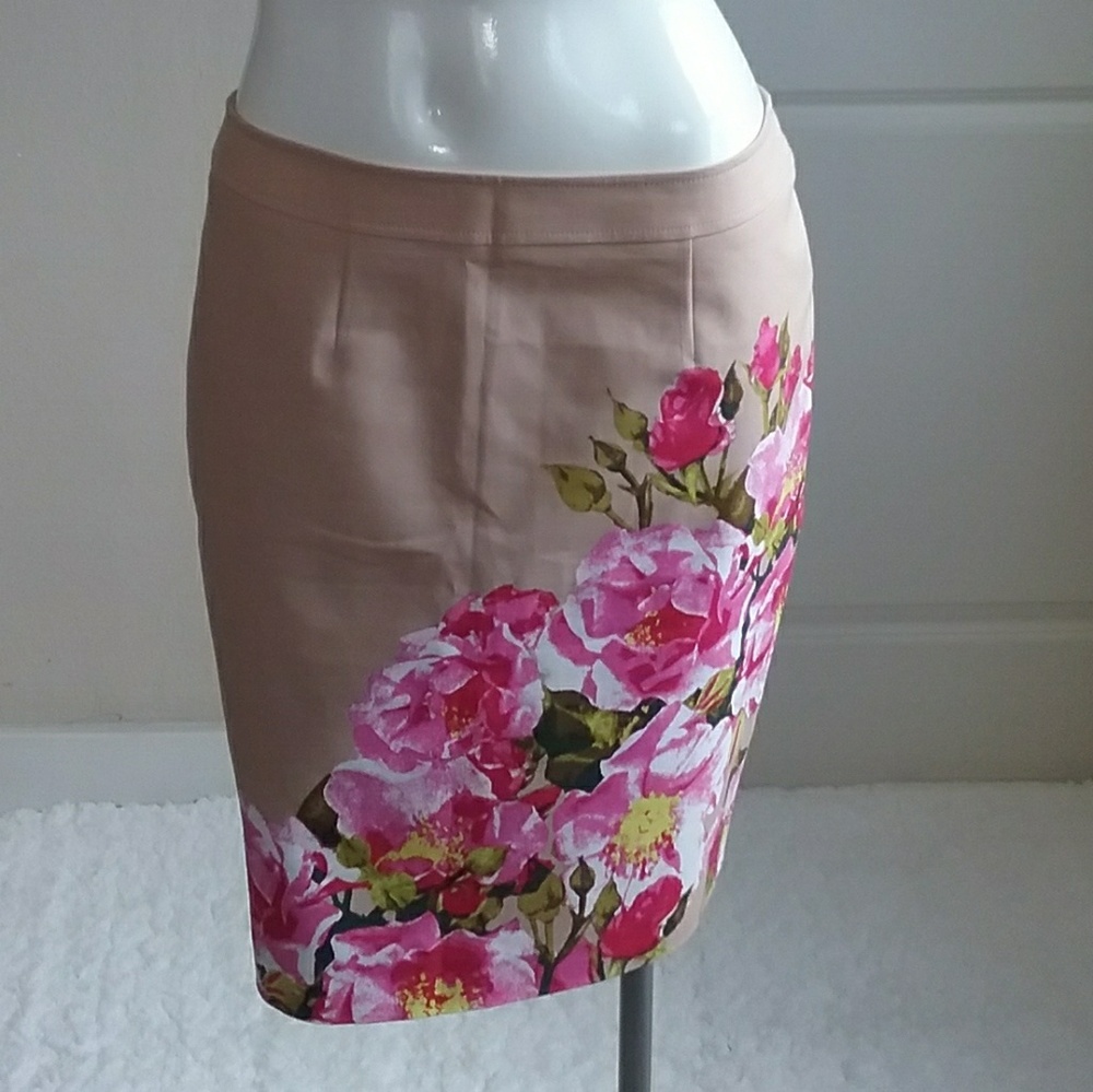 Halogen Fully Lined Floral Cream Pencil Skirt